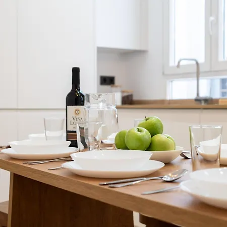Chueca Hortaleza 12pax 5 Bedrooms 5 Baths