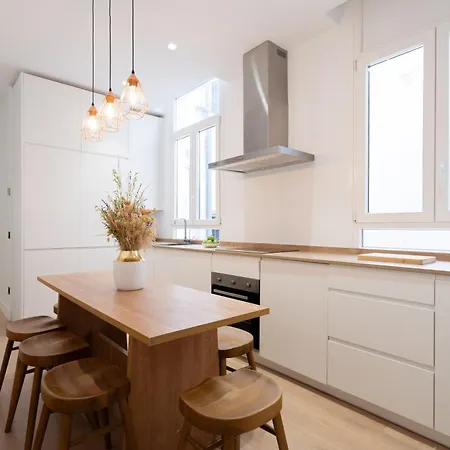 Apartment Chueca Hortaleza 12pax 5 Bedrooms 5 Baths *