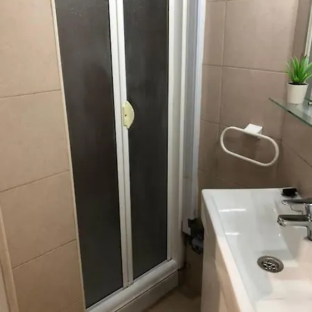 Canarias Calle, Pequeno Estudio Sin Cocina, Cama Doble Y Litera Individual En Zona Atocha - Delicias Apartmán *