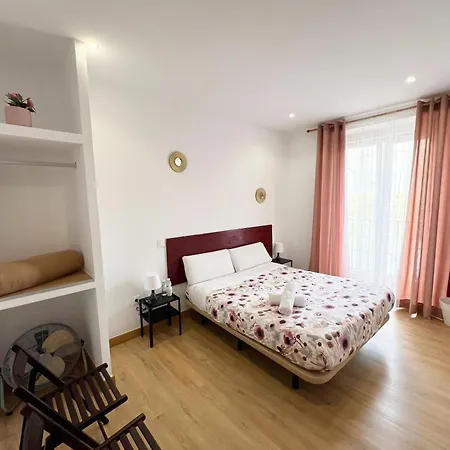 Abaaly Guest house Madrid
