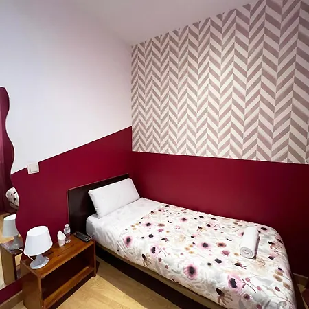 Abaaly Guest house Madrid