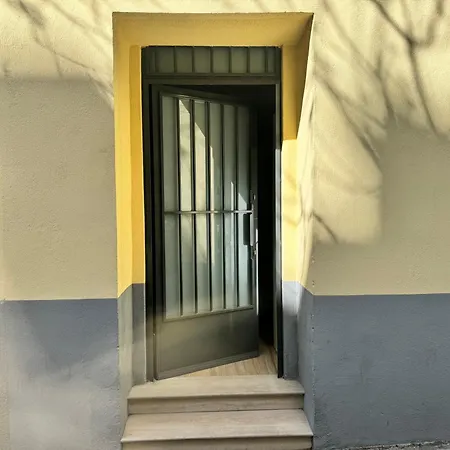 En Embajadores Appartement *