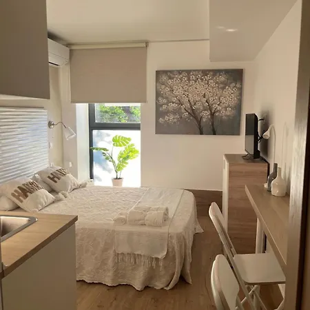 Pensión Garden House *