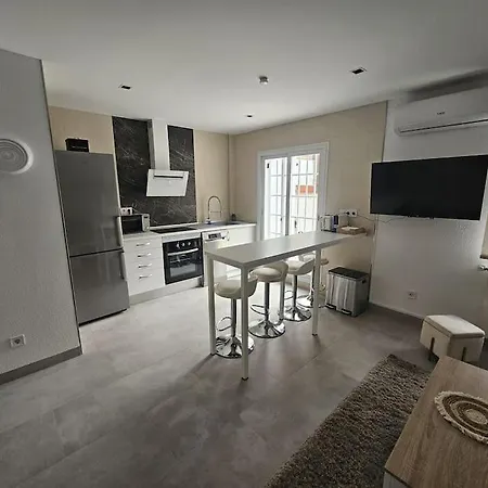 Apartment Elegant With Yard For 4 Pax In Tetuan - 1