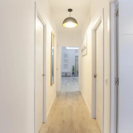 Mit House Artes Exclusive En * Madrid