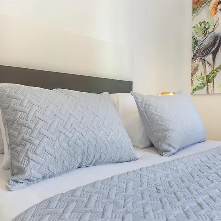Mit House Artes Exclusive En * Madrid