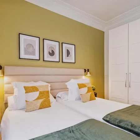 Mit House Madville En * Madrid