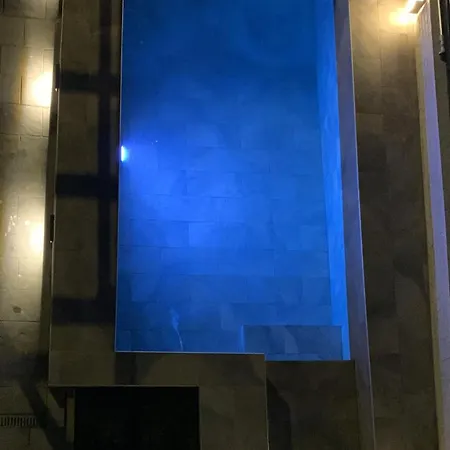 Acogedora Casa En Con Piscina Privada, Jacuzzy Y Garaje Madrid