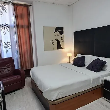 Opera Guest house Madrid