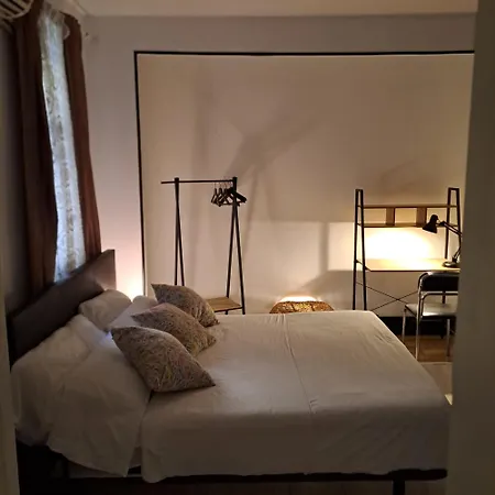 Opera Guest house *