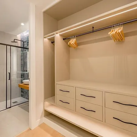 Premium Salamanca Viii Renovated 2br 2bh *