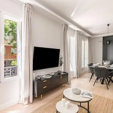 Premium Salamanca Viii Renovated 2br 2bh