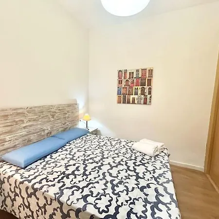 Centro Lavapies Meson D Paredes * Madrid
