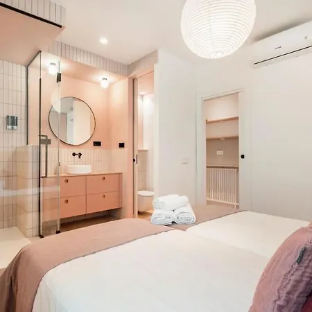 Chueca Fuencarral - 5 Bdrms 5 Baths 12 Pax Apartment