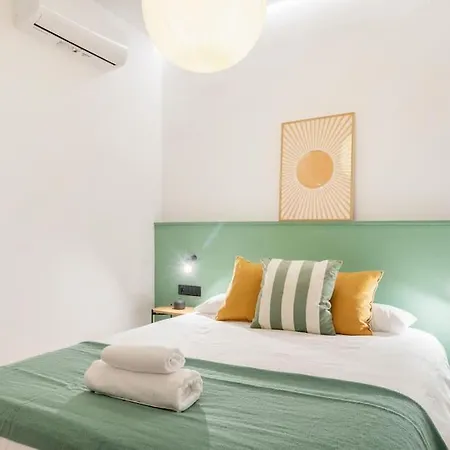 Apartment Chueca Fuencarral - 5 Bdrms 5 Baths 12 Pax