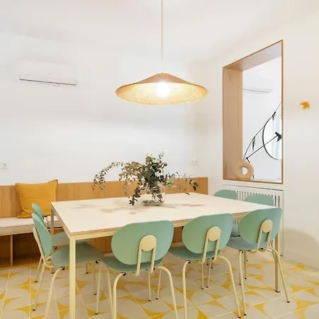 Chueca Fuencarral - 5 Bdrms 5 Baths 12 Pax