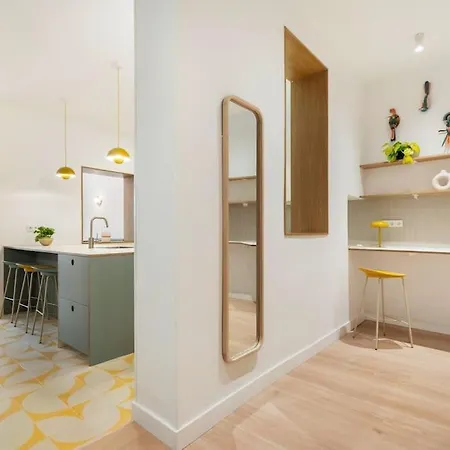 Chueca Fuencarral - 5 Bdrms 5 Baths 12 Pax Apartment Madrid