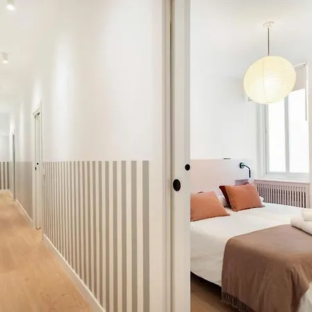 Chueca Fuencarral - 5 Bdrms 5 Baths 12 Pax Madrid