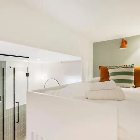 Chueca Fuencarral - 5 Bdrms 5 Baths 12 Pax