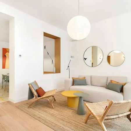 Chueca Fuencarral - 5 Bdrms 5 Baths 12 Pax * Madrid