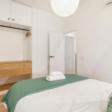 Chueca Fuencarral - 5 Bdrms 5 Baths 12 Pax Apartment *