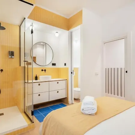 Chueca Fuencarral - 5 Bdrms 5 Baths 12 Pax Apartment Madrid