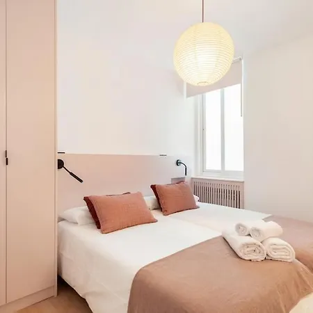 Apartment Chueca Fuencarral - 5 Bdrms 5 Baths 12 Pax Madrid