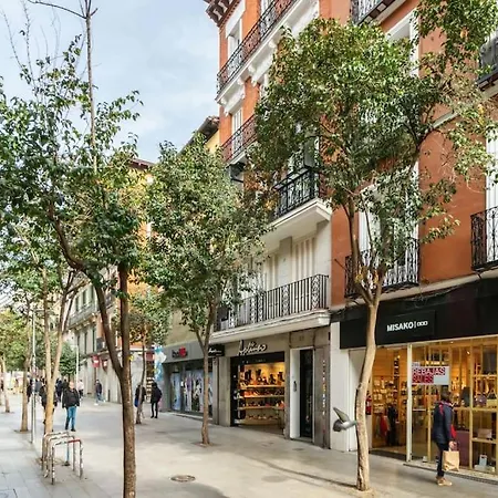 Chueca Fuencarral - 5 Bdrms 5 Baths 12 Pax Apartment