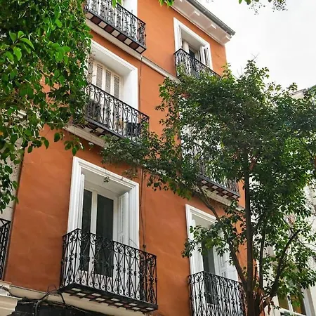 Chueca Fuencarral - 5 Bdrms 5 Baths 12 Pax