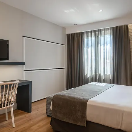 Hotel Catalonia Gran Via 4*