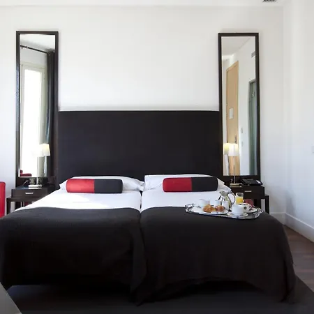 Quatro Puerta Del Sol Hotel 4*