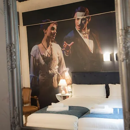Casual Del Teatro Hotel 2*