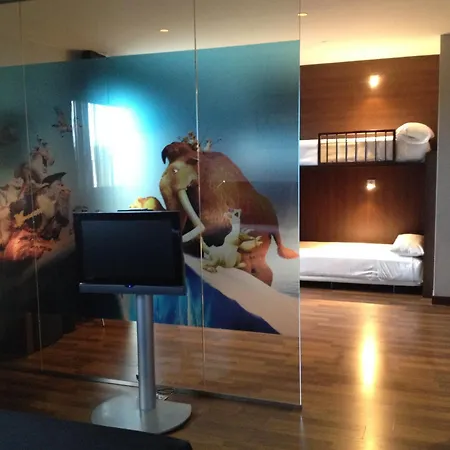 Hotell Tach Airport 4*