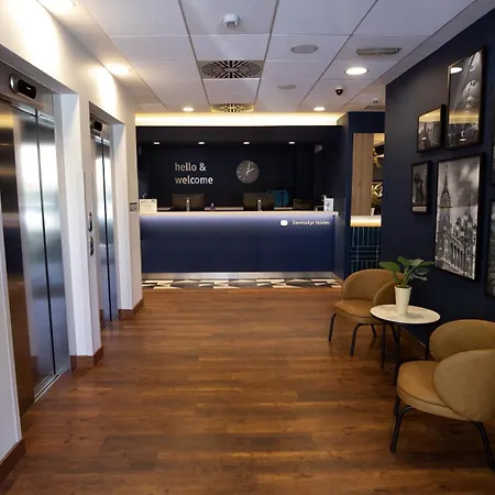 Travelodge Metropolitano