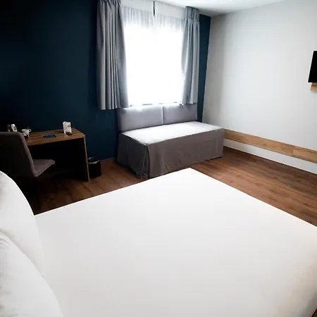 Travelodge Metropolitano Hotel *