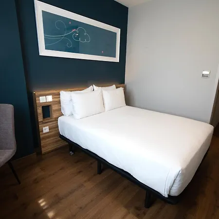 Travelodge Metropolitano
