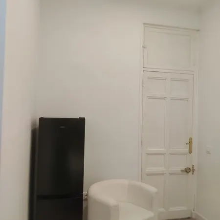 Grand Via House 3* Madrid