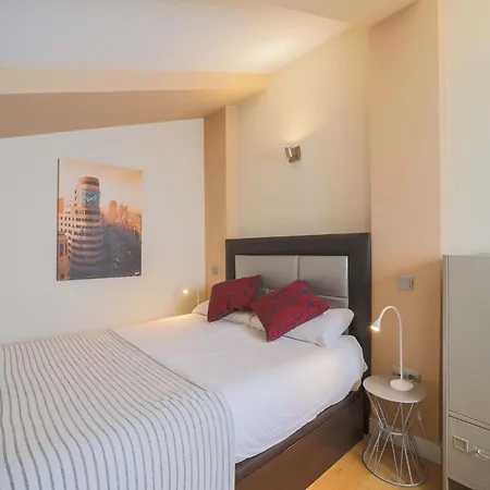 Two Bedroom Plaza Mayor By Sharingco Apartment *