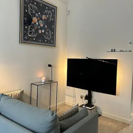 Piso De Lujo Con Patio Y Piscina Privada Apartamento Madrid