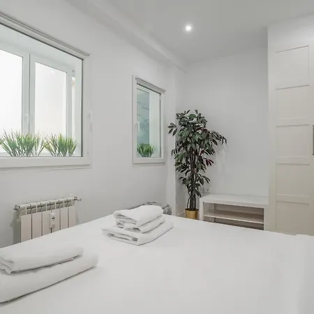 Apartment Modern Apartment-2bedrooms 2baths-bernabeu *