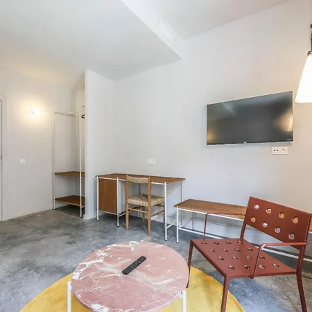 Live Coworking - Self Service - Guest house Madrid