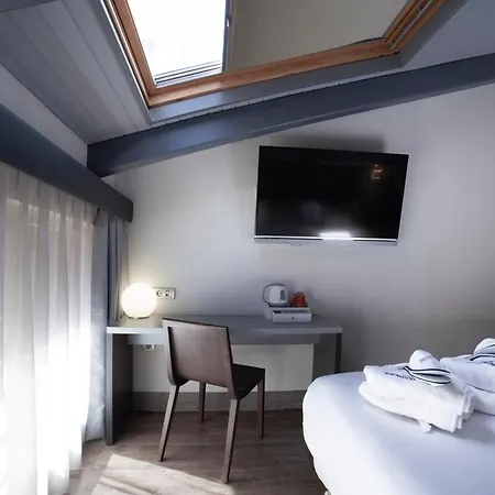 Petit Palace Plaza Espana Hotell 4*