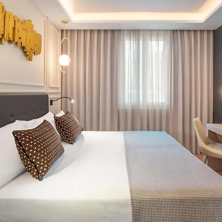 Catalonia Goya Hotel