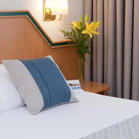 Hotel Praga 4*