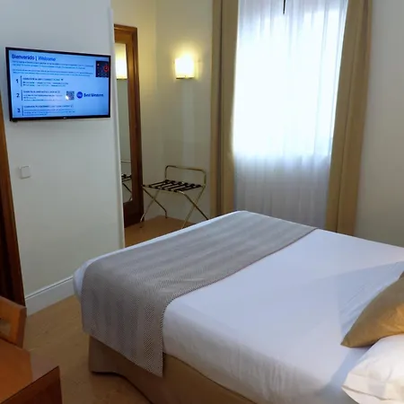 Hotel Condes 3*