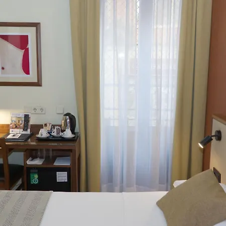 Hotel Condes 3*