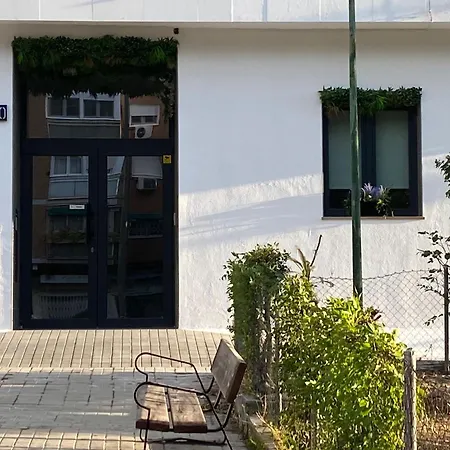 Pensión Garden House *