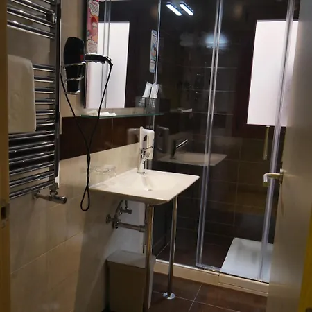 4c Cuatro Caminos Guest house 3*