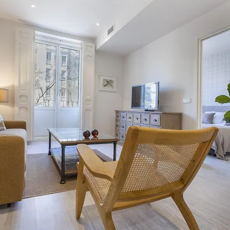 Mit House Olavide En Apartamento *