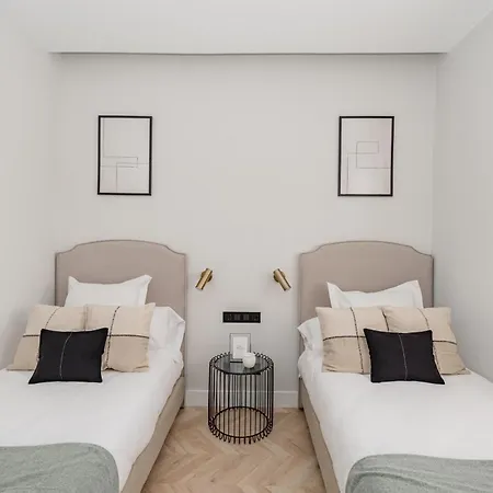 Apartment Plaza Espana Viii Calle San Bernardo 3br 3bh Madrid